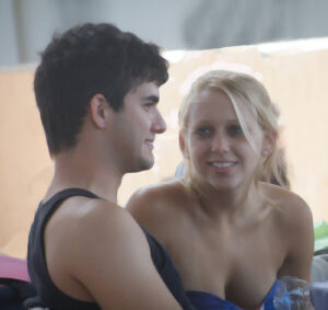 3518612059_43aabdb4b7_young-couple-in-love