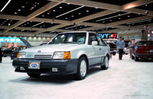 6622922815_bb59f4daaa_b_blue-ford-escort