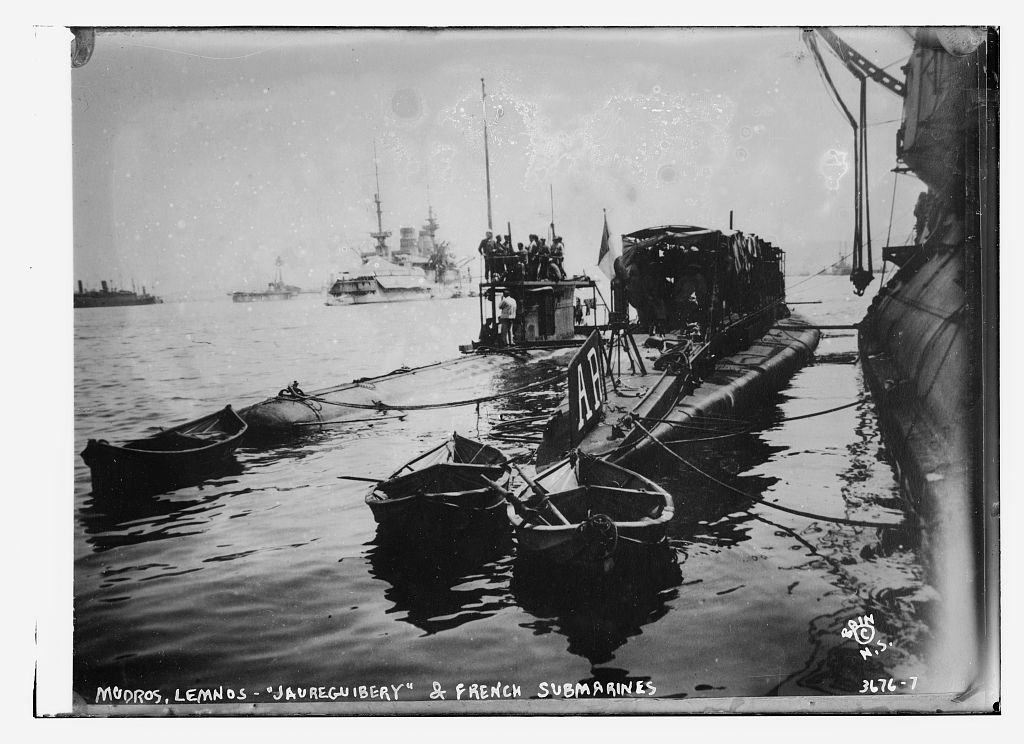 8977304603_a08c49990e_b_french-submarine